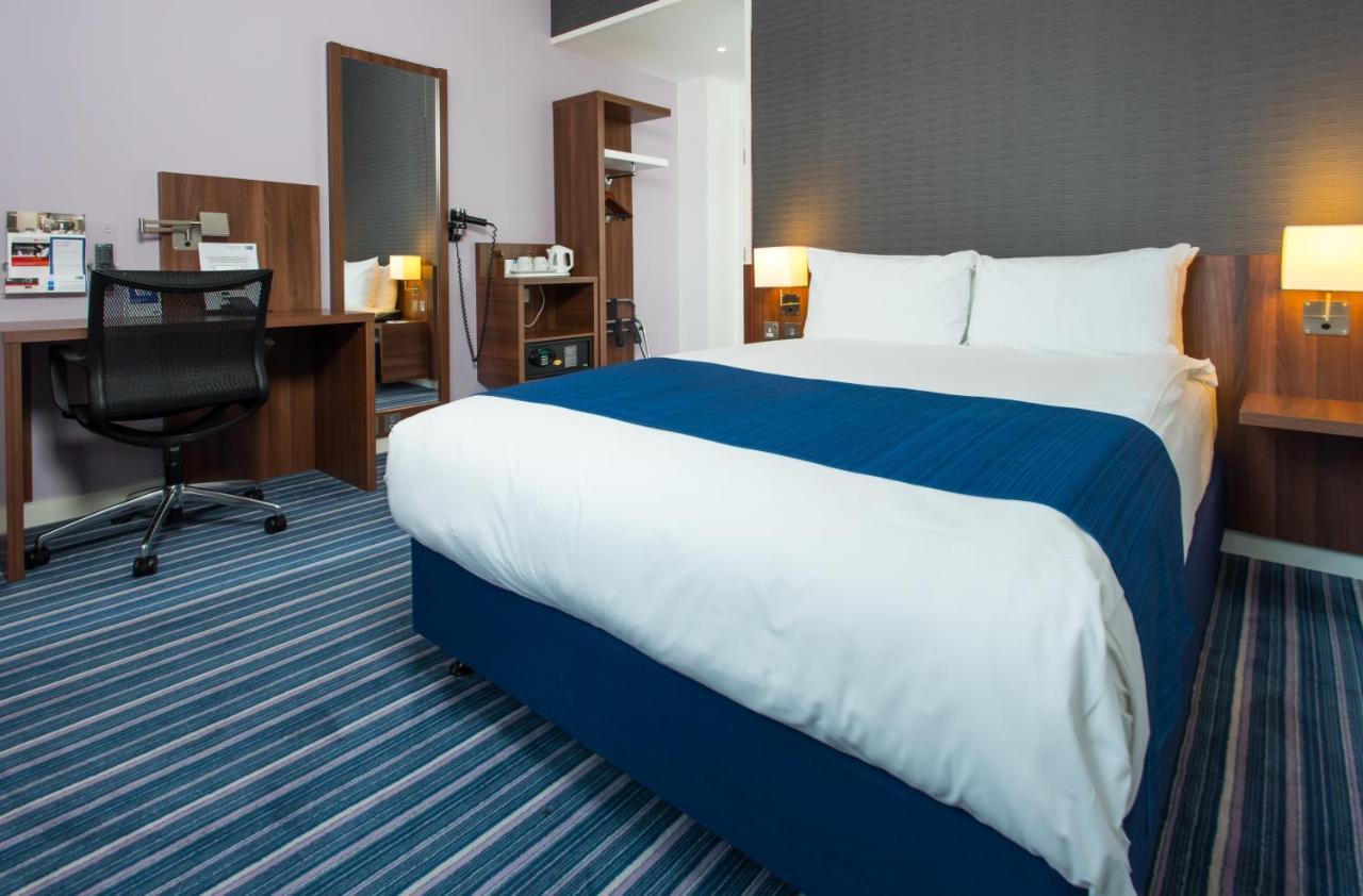 Holiday Inn Express London - Vauxhall Nine Elms Extérieur photo