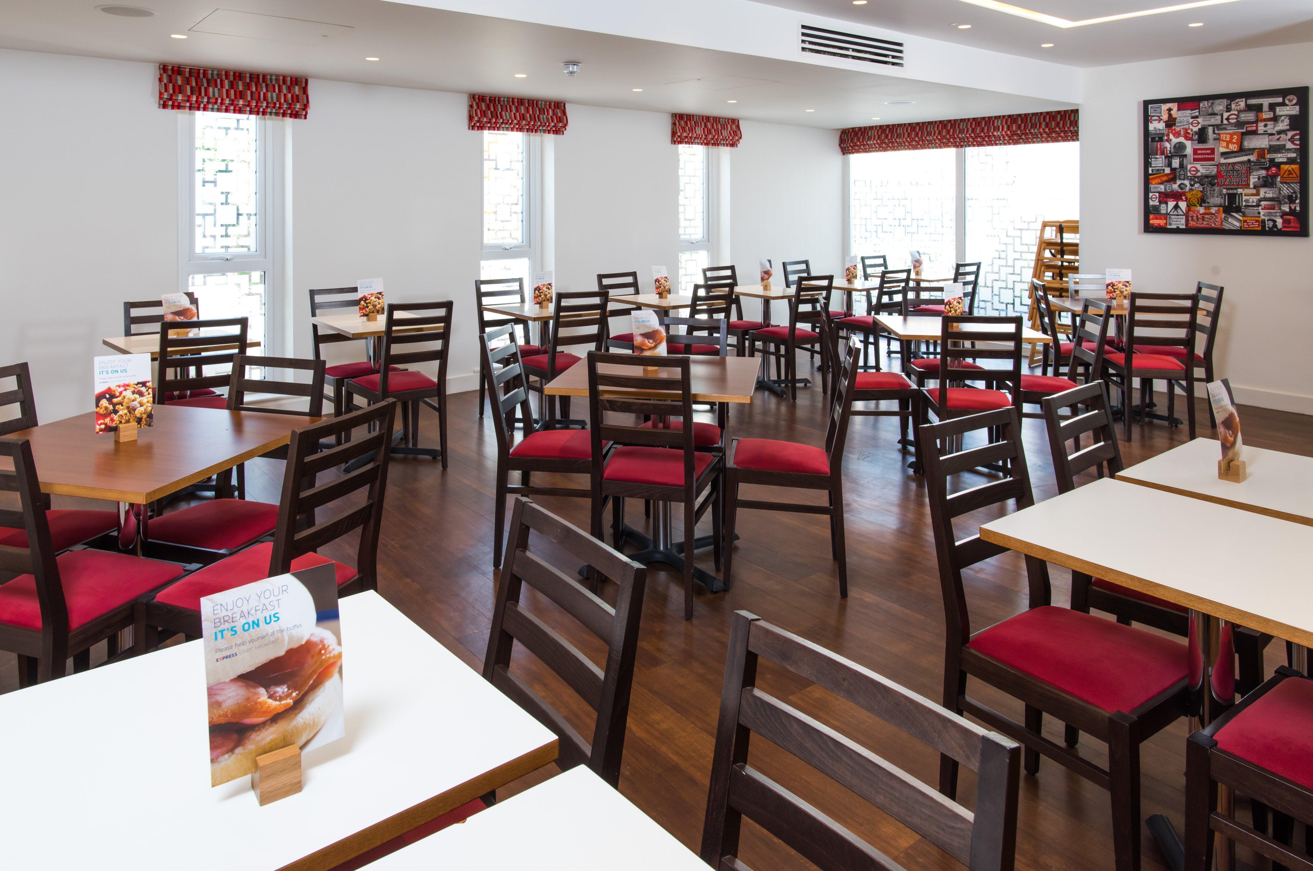 Holiday Inn Express London - Vauxhall Nine Elms Extérieur photo