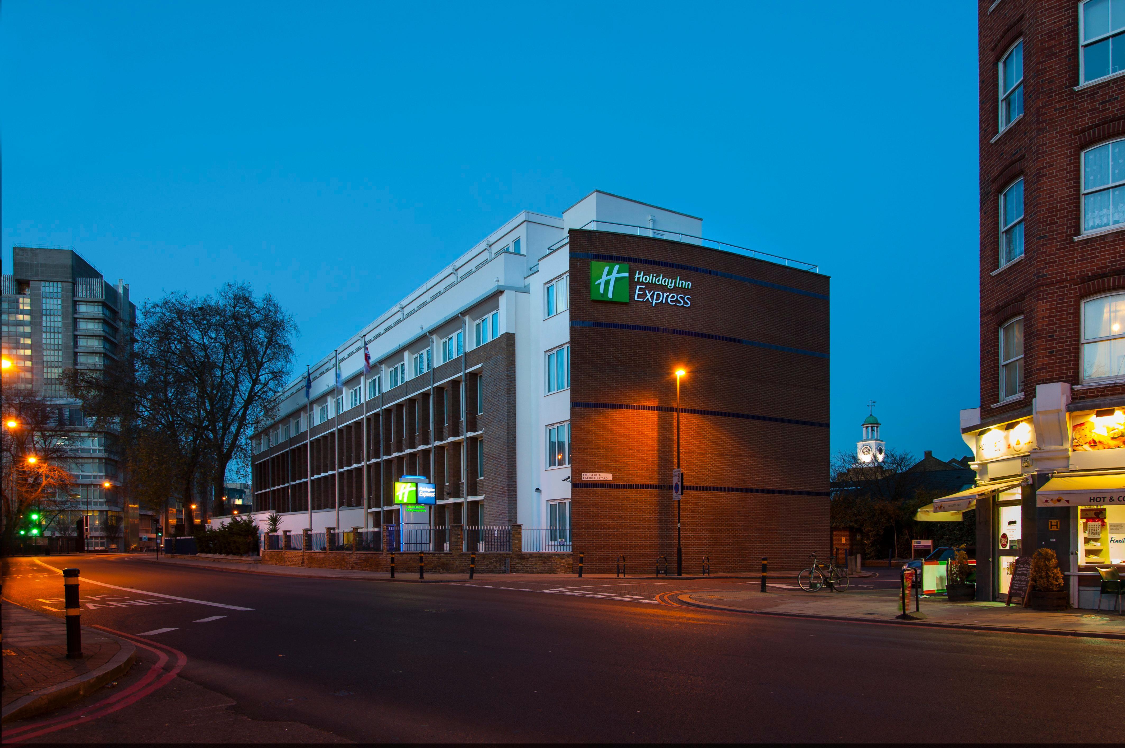 Holiday Inn Express London - Vauxhall Nine Elms Extérieur photo