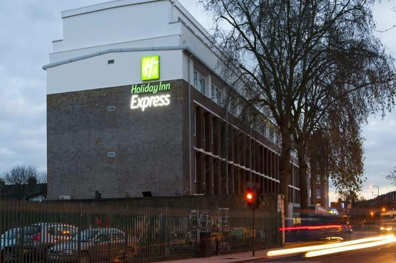 Holiday Inn Express London - Vauxhall Nine Elms Extérieur photo