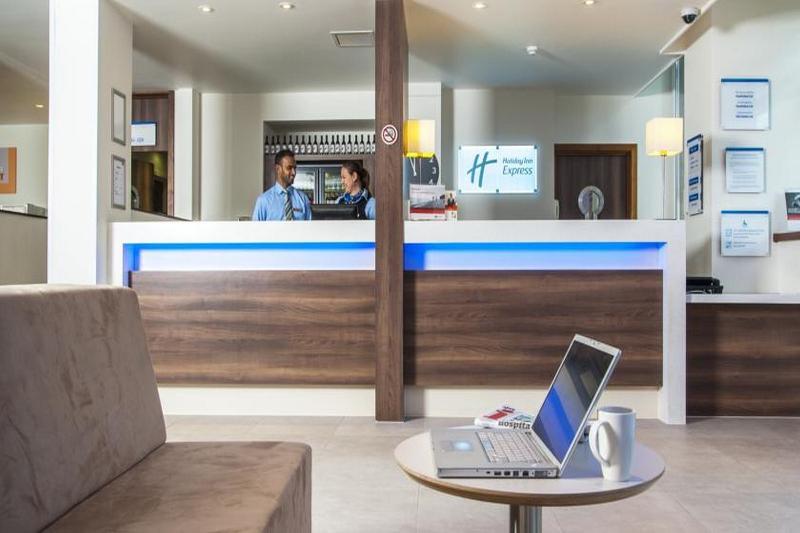 Holiday Inn Express London - Vauxhall Nine Elms Extérieur photo